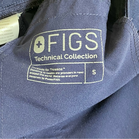 Figs Technical Collection Men's Navy Axim Cargo Scrub Pants - Picture 9 of 12